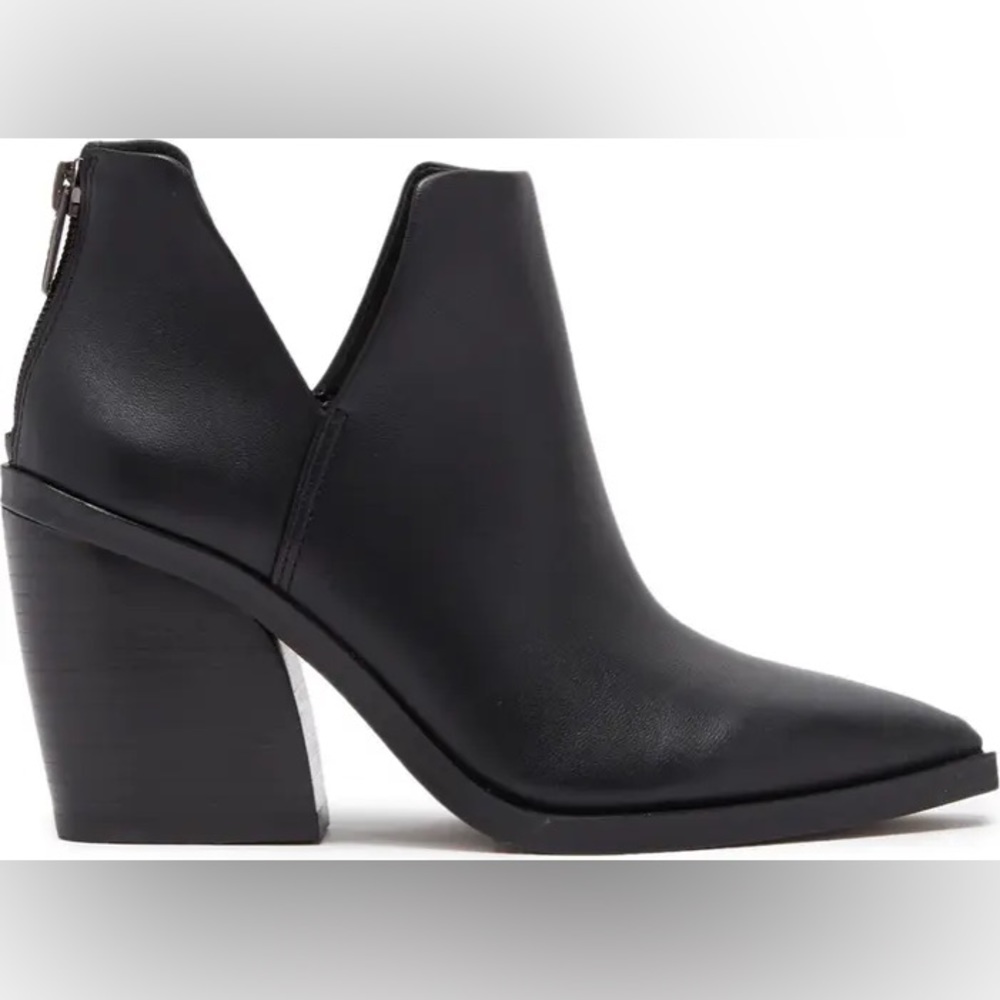 Gigietta Bootie
VINCE CAMUTO